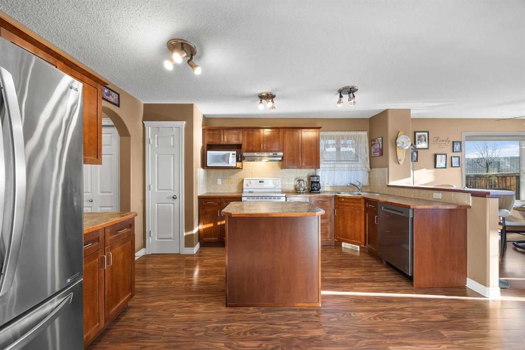 Fifth View of 67 Evansmeade Crescent NW, Evanston, Calgary, Alberta, T3P 1B9
