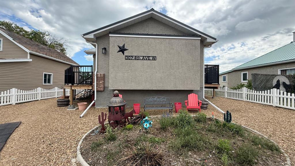 Second View of 307 4th Avenue  , Hanna, Hanna, Alberta, T0J1P0