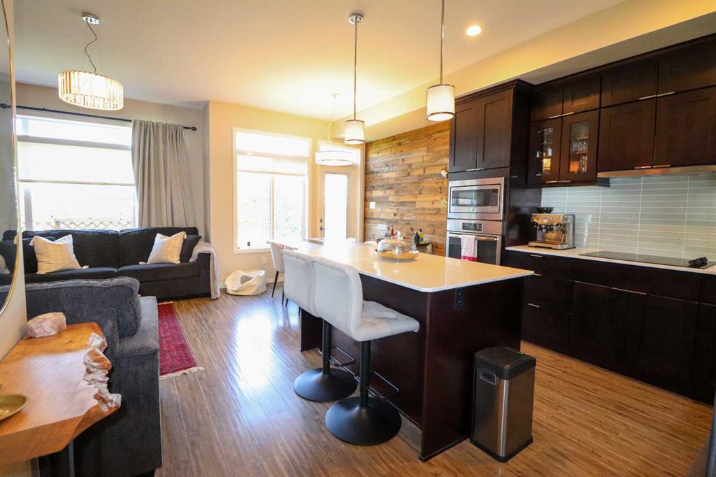 Fourth View of 4, 442 Highlands Boulevard W, West Highlands, Lethbridge, Alberta, T1J5K5