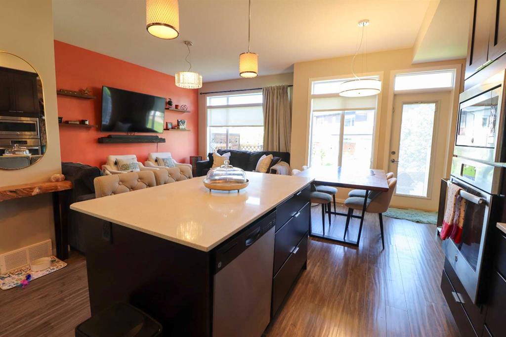 Fifth View of 4, 442 Highlands Boulevard W, West Highlands, Lethbridge, Alberta, T1J5K5