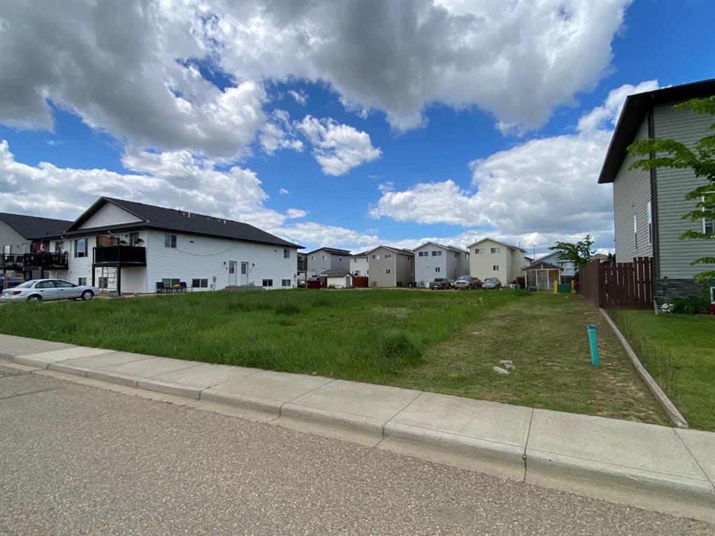 331, 333, 335 17 Street E, A2323057, Alberta,