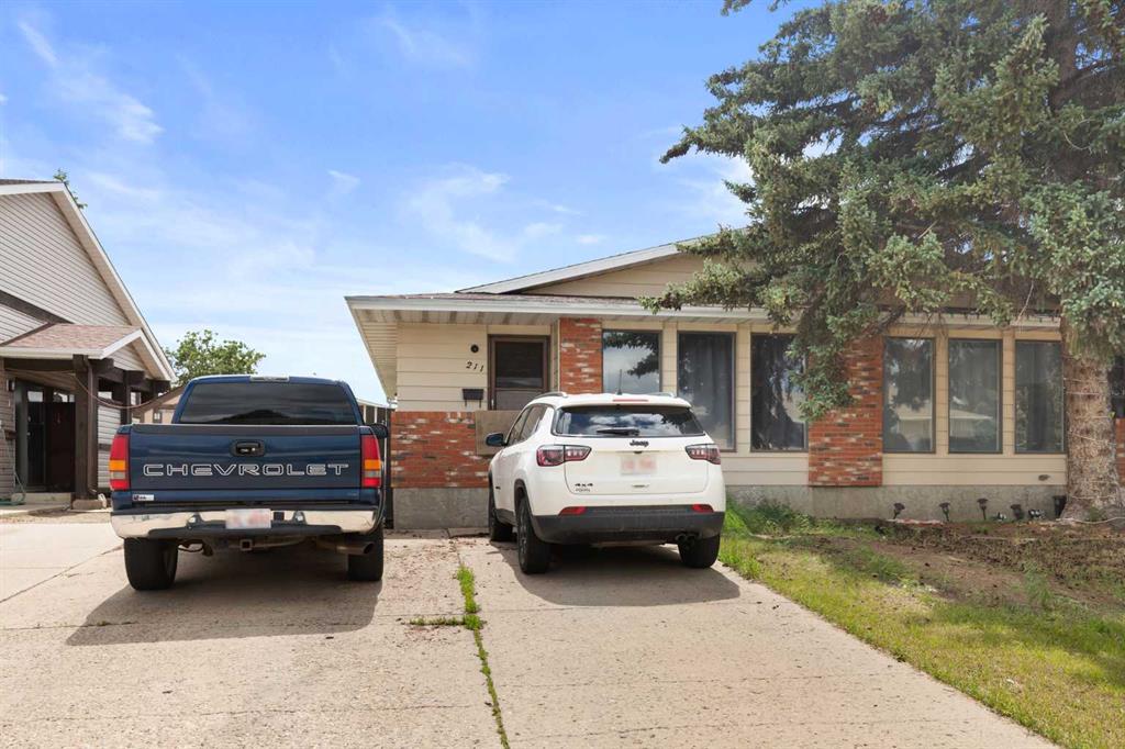 211 Ross Glen Drive SE, A2323167, Alberta,
