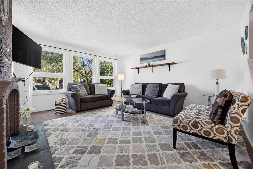 Fifth View of 6417 26 Avenue NE, Pineridge, Calgary, Alberta, T1Y 4H2