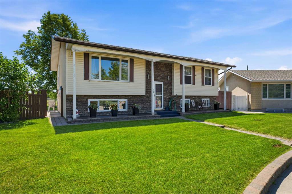 Third View of 1016 Pensdale Crescent SE, Penbrooke Meadows, Calgary, Alberta, T2A 2G1