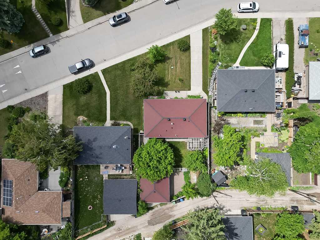 Fifth View of 1916 Grand Oaks Drive SW, Glendale, Calgary, Alberta, T3E 4A7