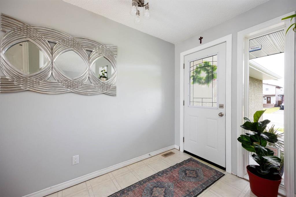 Third View of 161 Beaton Place , Timberlea, Fort McMurray, Alberta, t9k2b4