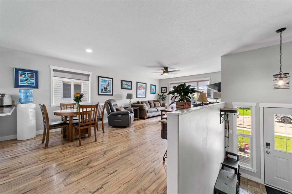Fifth View of 6814 40 Avenue Close , Duggan Park, Camrose, Alberta, T4V 5A7