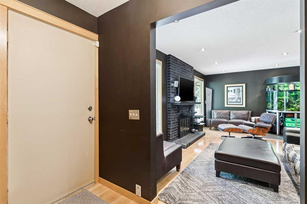 Fourth View of 10220 Brookpark Boulevard SW, Braeside, Calgary, Alberta, T2W 2P7