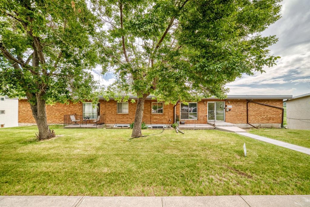 Third View of 201, 4328 4 Street NW, Highland Park, Calgary, Alberta, T2K1A2