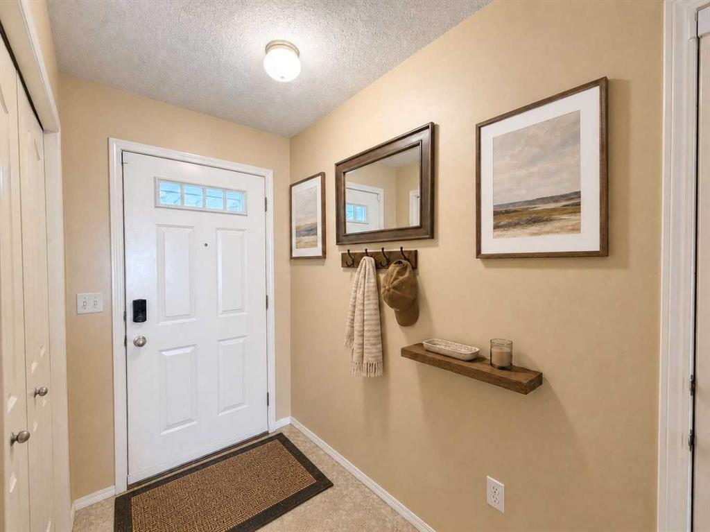 Fifth View of 31, 156 Canoe Drive SW, Canals, Airdrie, Alberta, T4B2Z3