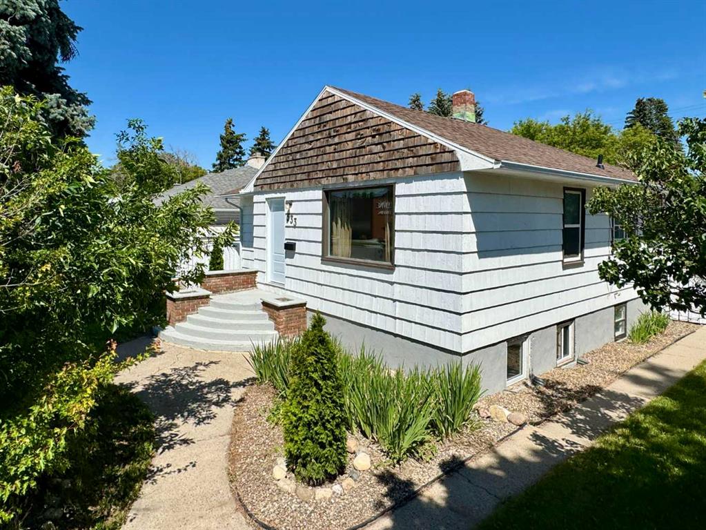 Second View of 533 23 Street S, Glendale, Lethbridge, Alberta, T1J 3M9