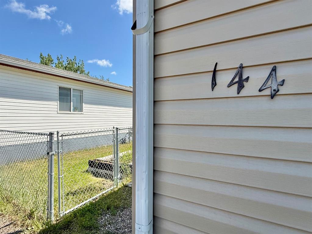 Fourth View of 144 Birch Street W, Sunnylea, Brooks, Alberta, T1R 1H8