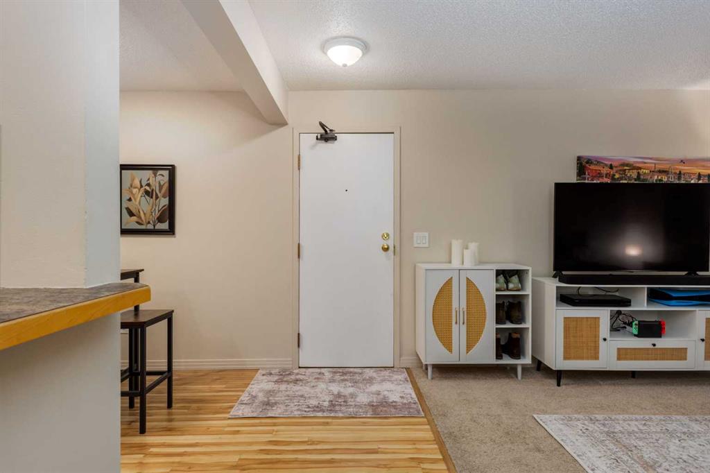 Third View of 3209, 13045 6 Street SW, Canyon Meadows, Calgary, Alberta, T2W 5H1