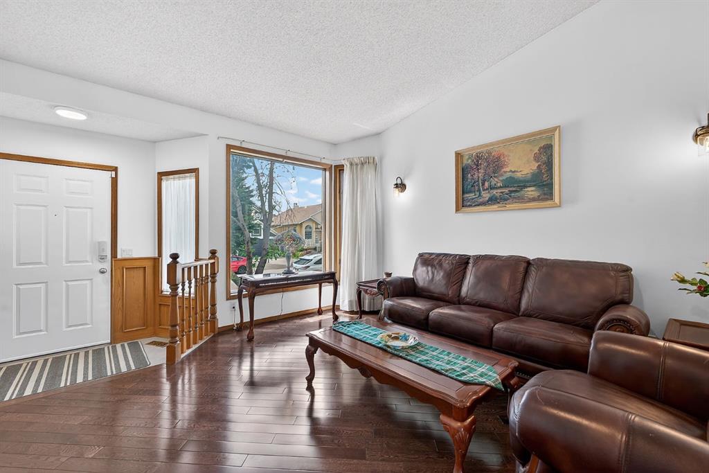 Fifth View of 70 Pasadena Gardens NE, Monterey Park, Calgary, Alberta, T1Y 6M8
