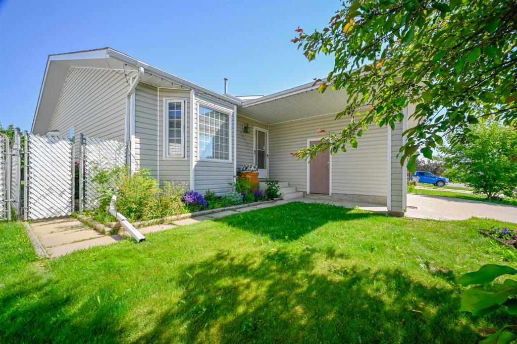 Third View of 9110 107 Avenue , Crystal Heights, Grande Prairie, Alberta, T8X1H9