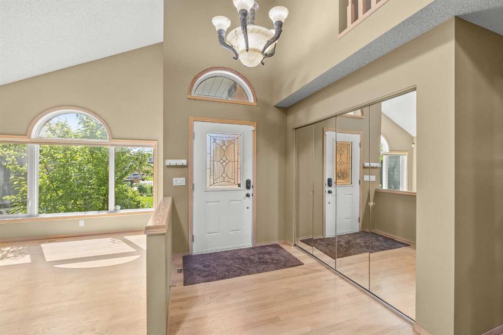 Fourth View of 46 Sandalwood Heights NW, Sandstone Valley, Calgary, Alberta, T3K 4B6