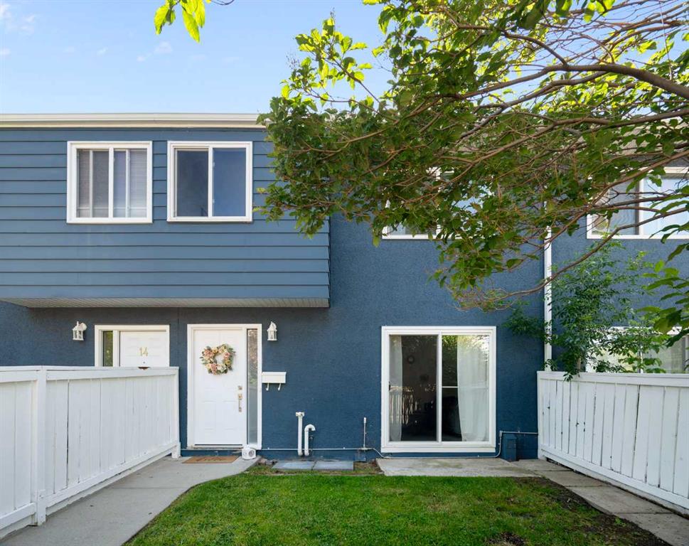 Third View of 15, 251 90 Avenue SE, Acadia, Calgary, Alberta, T2J 0A4