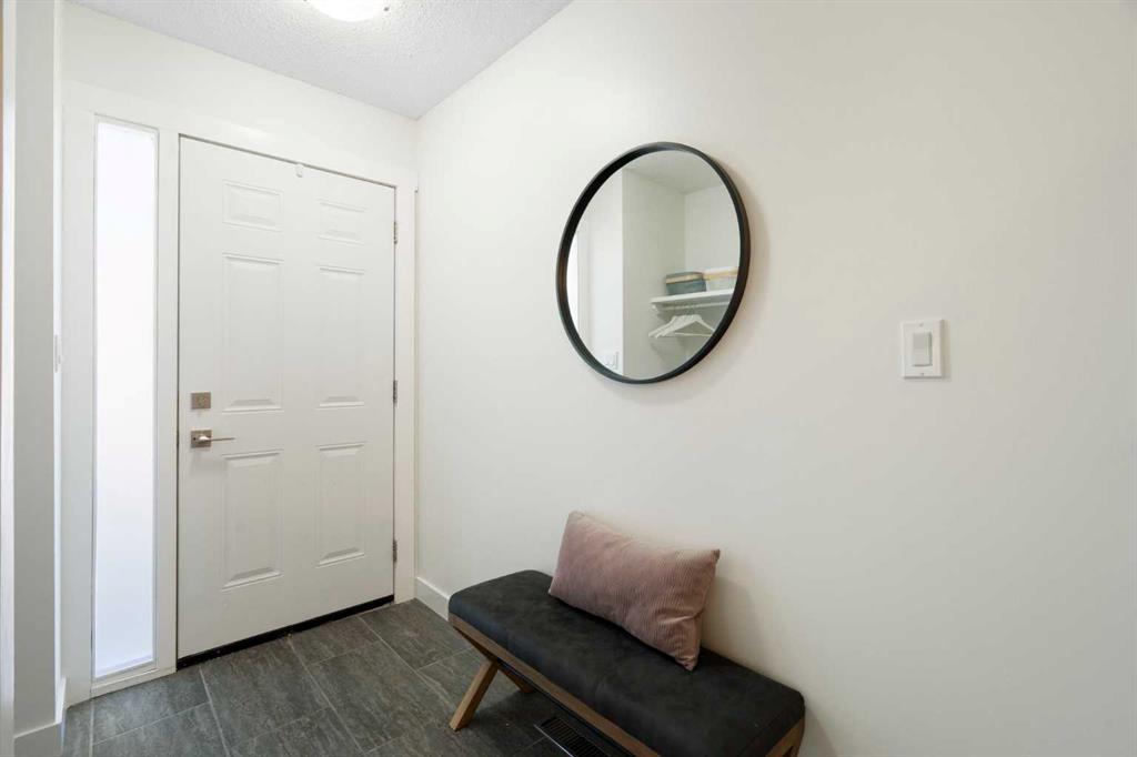 Fifth View of 15, 251 90 Avenue SE, Acadia, Calgary, Alberta, T2J 0A4