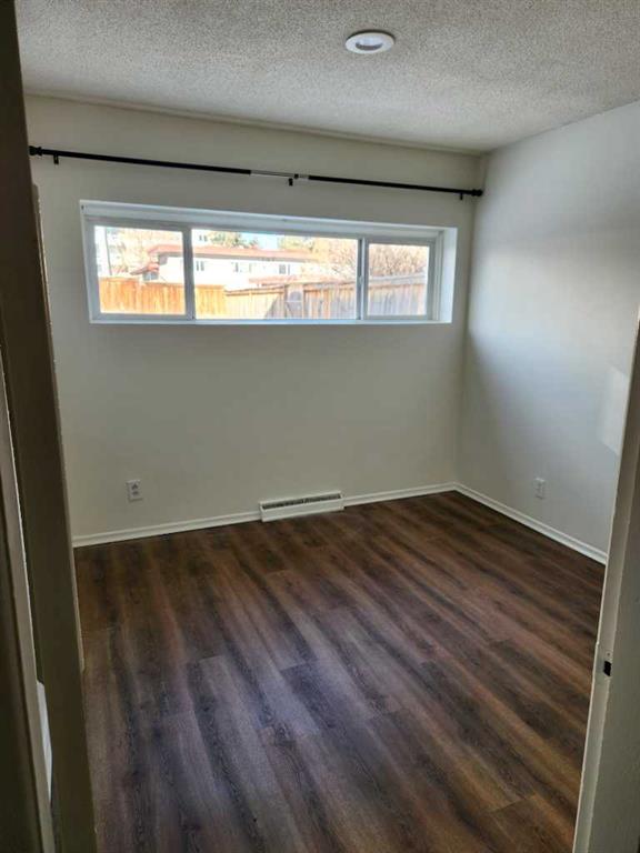 Fifth View of 638, 640 68 Avenue SW, Kingsland, Calgary, Alberta, T2V 0M9