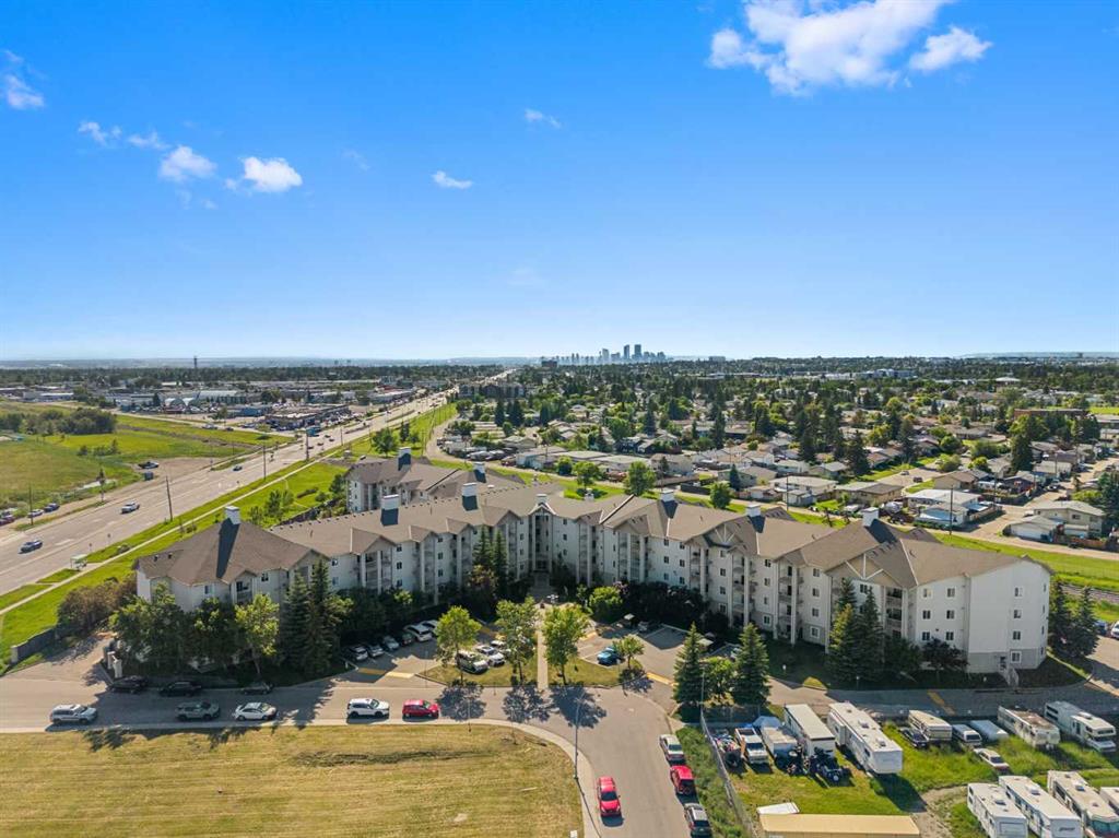 Second View of 425, 1717 60 Street SE, Red Carpet, Calgary, Alberta, T2A7Y7