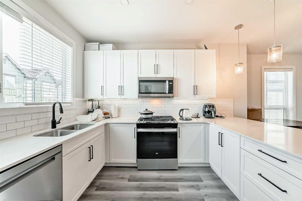 Fifth View of 30 Evanscrest Park NW, Evanston, Calgary, Alberta, T3P 1R3