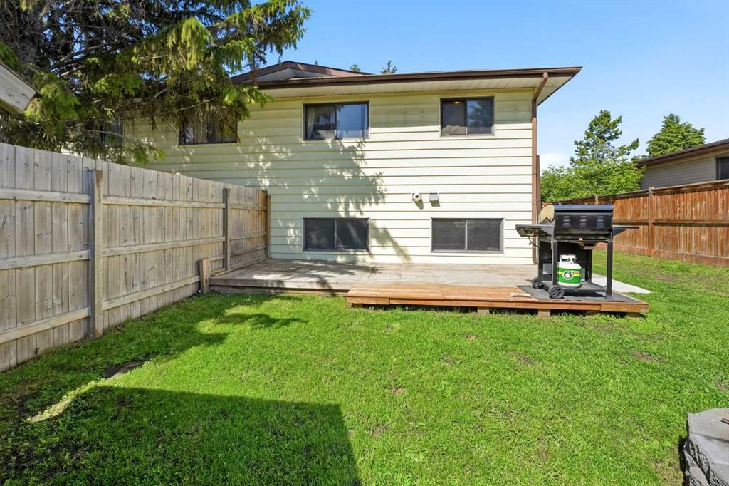 Third View of 9 Griffiths Avenue , Glendale Park Estates, Red Deer, Alberta, T4P 2K6