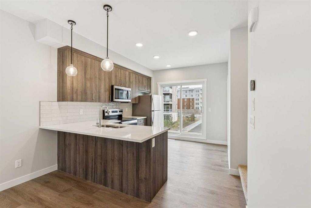 107 Shawnee Square SW, A2324287, Alberta,