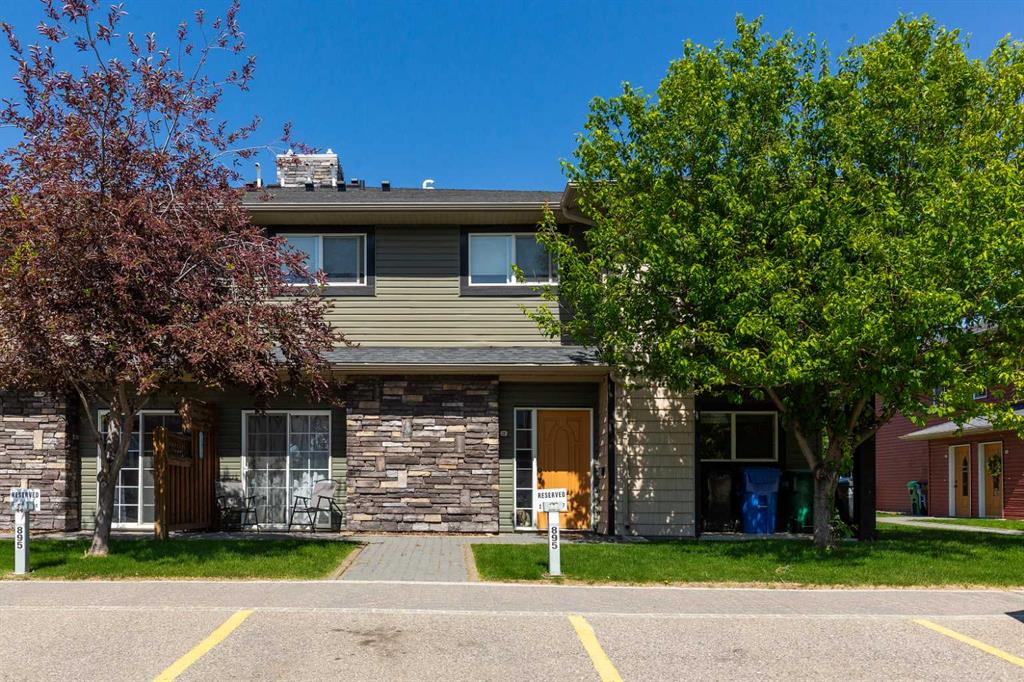 2, 895 Mt Sundance Manor W, A2324324, Alberta,