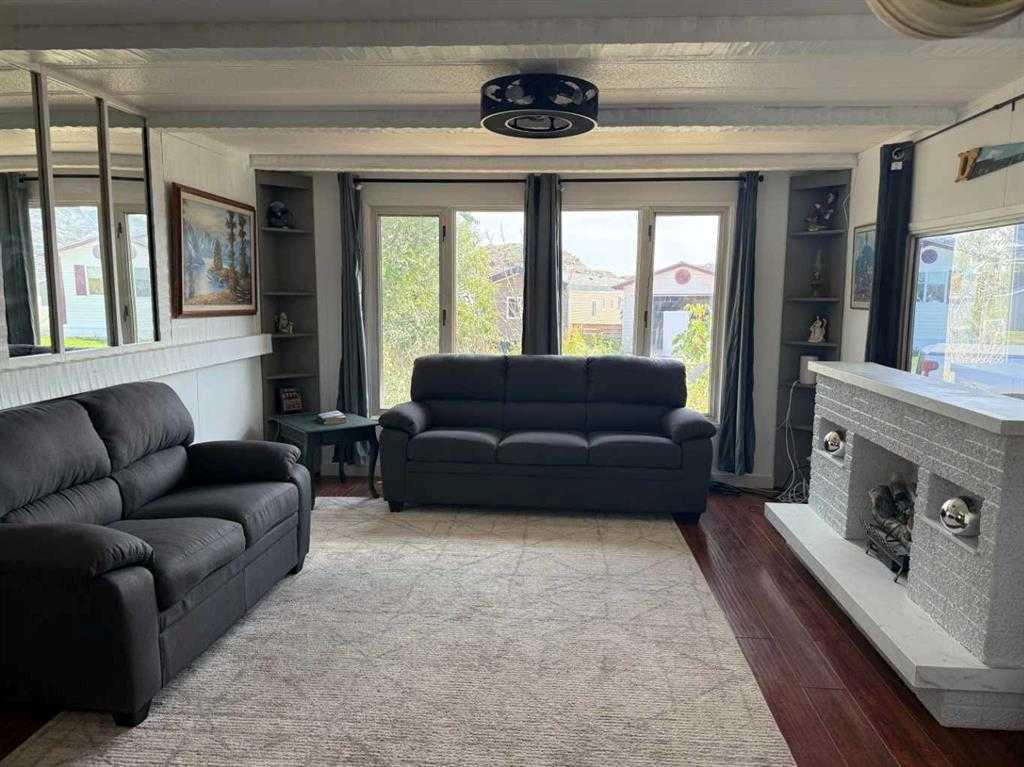 64 Greenwood Villa , A2324353, Alberta,