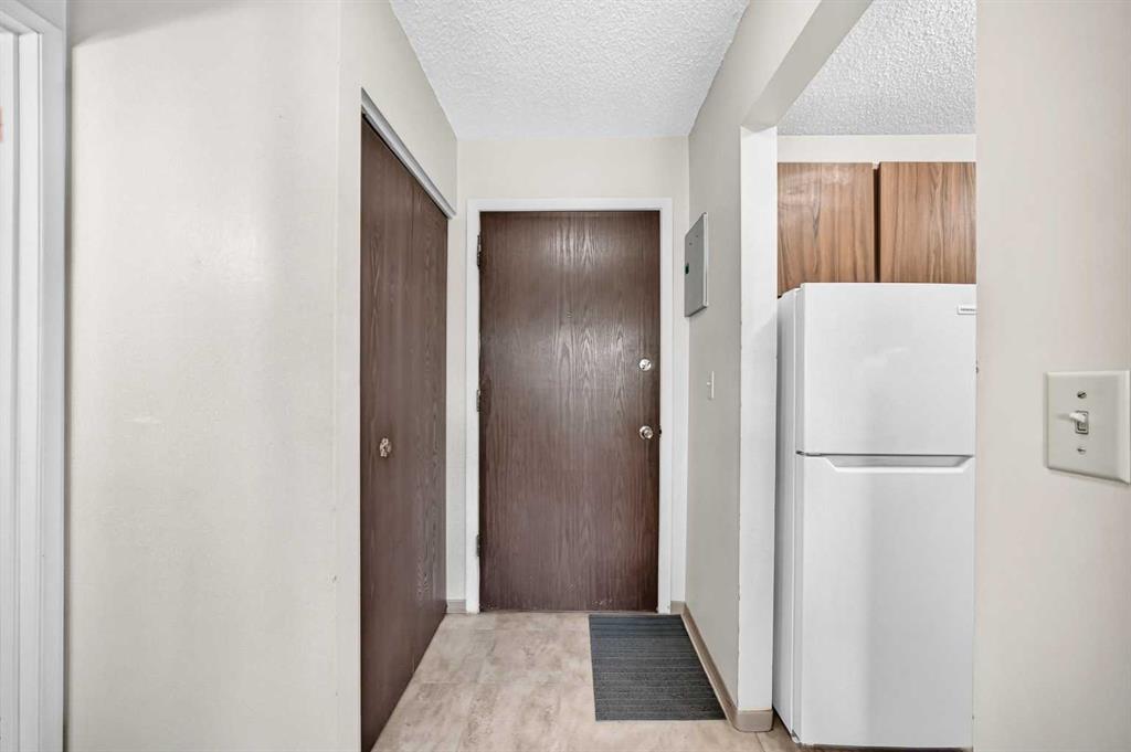 Fifth View of 303, 1829 11 Avenue SW, Sunalta, Calgary, Alberta, T3C 0N2
