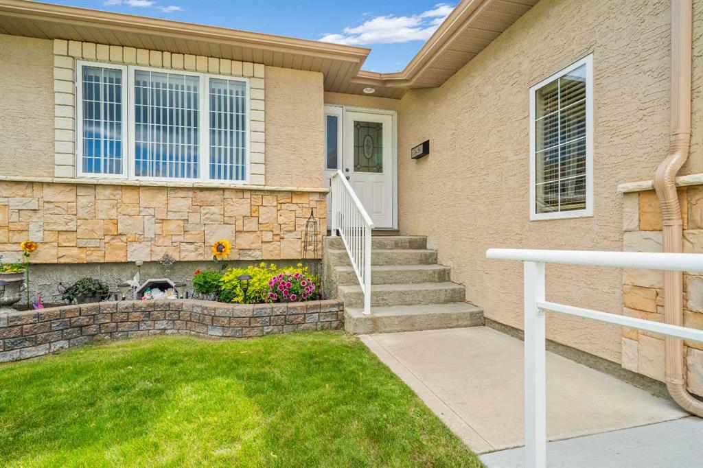 Fifth View of 60 Sandstone Place SE, Southview-Park Meadows, Medicine Hat, Alberta, T1B 4R9
