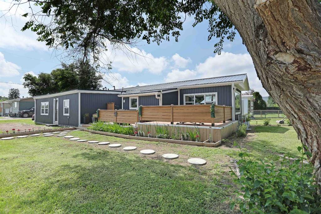 276 Centre Street , A2324411, Alberta,