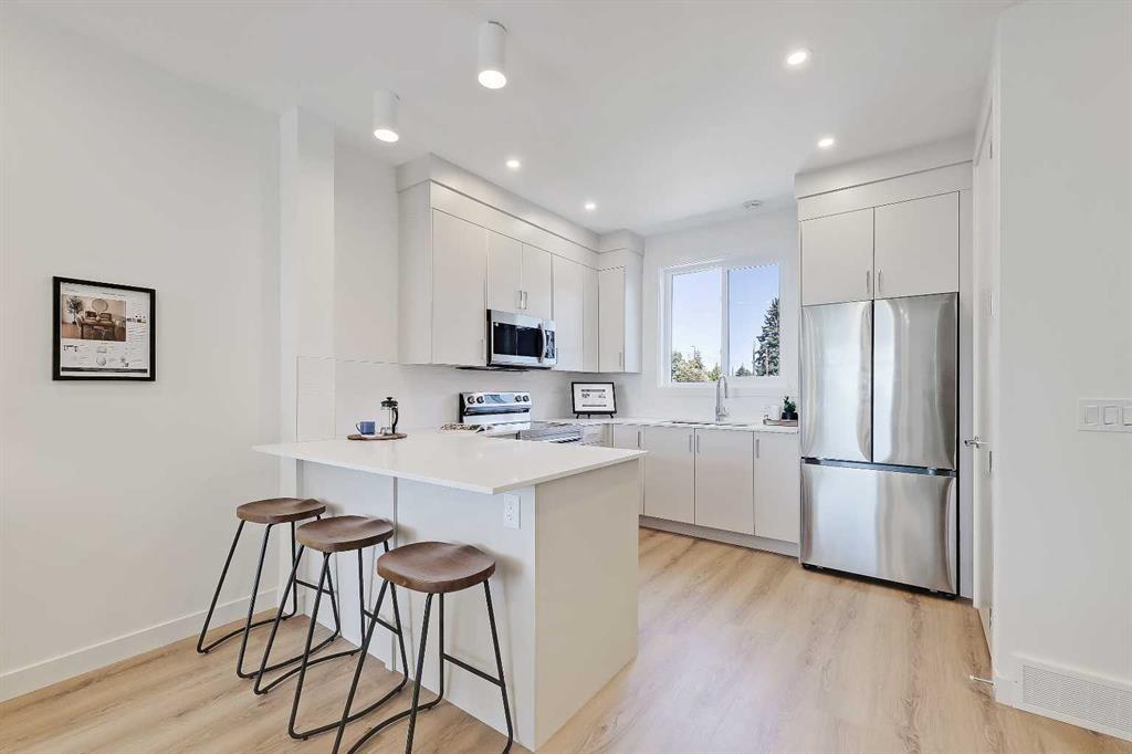 Main View of 7, 828 8 Avenue NE, Renfrew, Calgary, Alberta, T2E 9E2