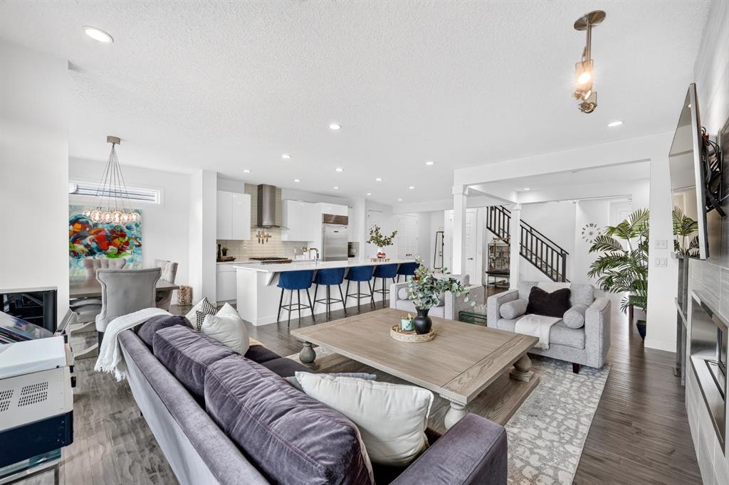 Fifth View of 60 Tremblant Terrace SW, Springbank Hill, Calgary, Alberta, T3H0B9