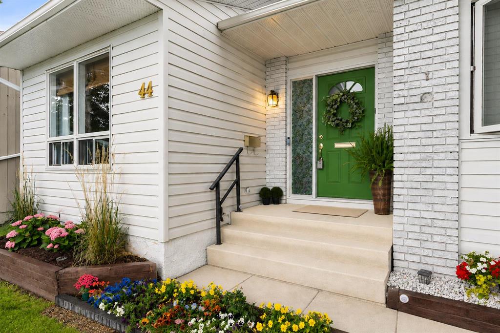 Third View of 44 Beddington Crescent NE, Beddington Heights, Calgary, Alberta, T3K 1N5