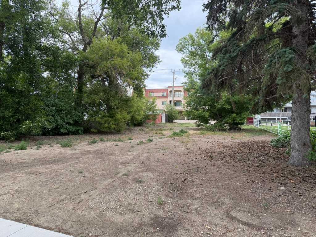 Second View of 240 2 Street E, Downtown, Brooks, Alberta, T1R 0G8