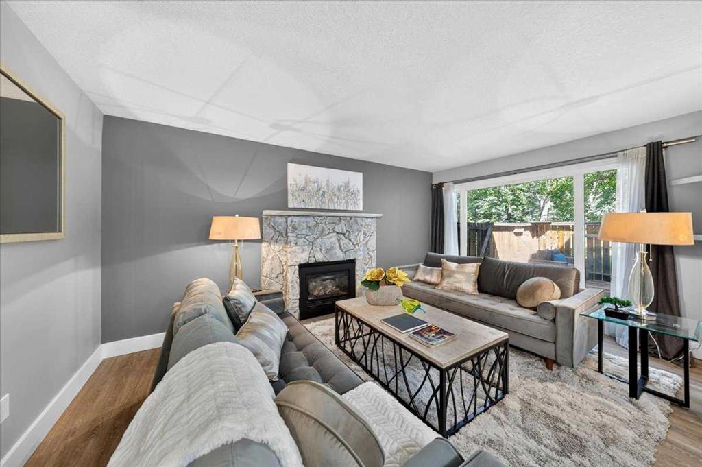 Third View of 166, 78 Glamis Green SW, Glamorgan, Calgary, Alberta, T3E 6V1