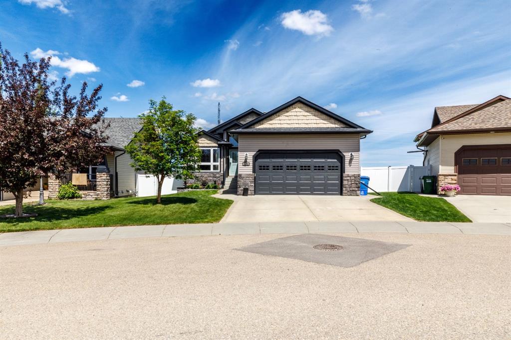 Second View of 136 Illingsworth Close , Inglewood West, Red Deer, Alberta, T4R 0B1