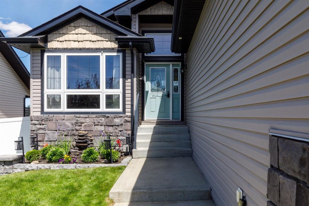 Fourth View of 136 Illingsworth Close , Inglewood West, Red Deer, Alberta, T4R 0B1