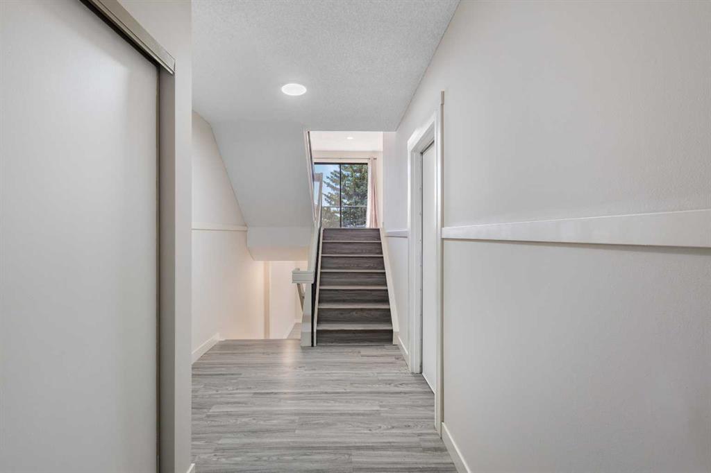 Fifth View of 50, 5019 46 Avenue SW, Glamorgan, Calgary, Alberta, T3E 6R1