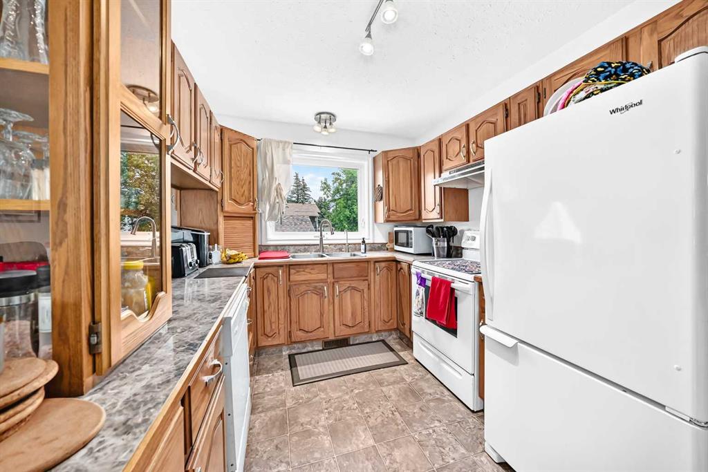 Third View of 5328 38 Street , Margodt, Innisfail, Alberta, T4G 1E8