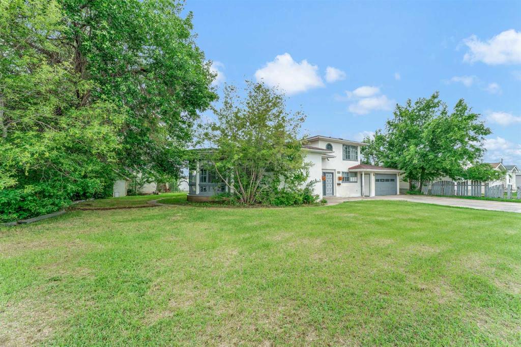 315 2 Street NW, A2324725, Alberta,