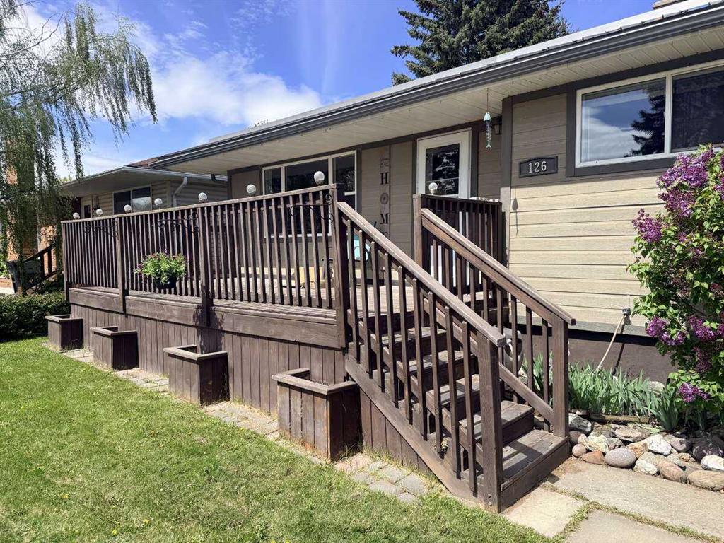 Third View of 126 Douglas Drive , Hardisty, Hinton, Alberta, T7V 1C1
