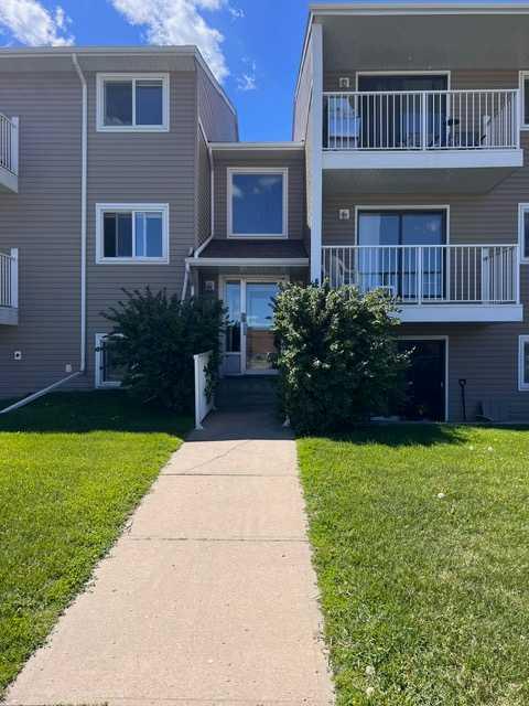 Second View of 107, 49 Bennett  , Bower, Red Deer, Alberta, T4R 1V4