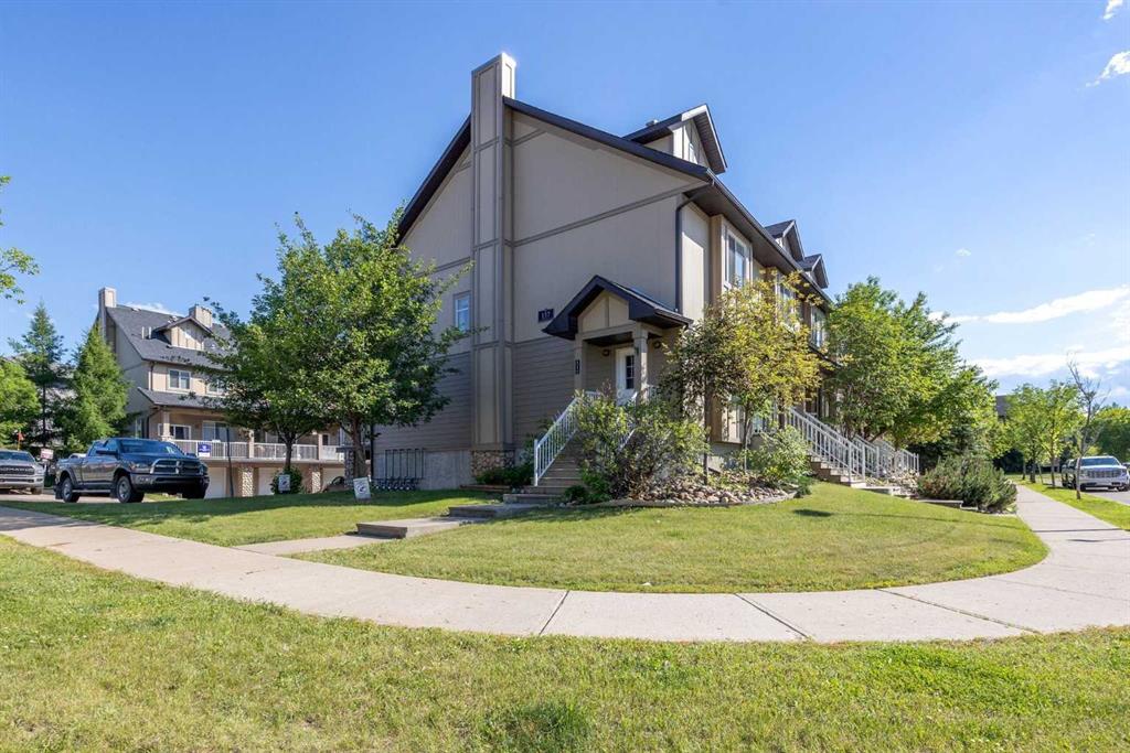 Second View of 11, 137 FONTAINE Crescent , Downtown, Fort McMurray, Alberta, T9H 0C3