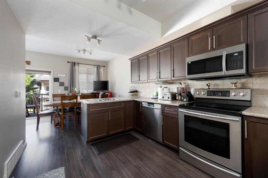 Third View of 11, 137 FONTAINE Crescent , Downtown, Fort McMurray, Alberta, T9H 0C3
