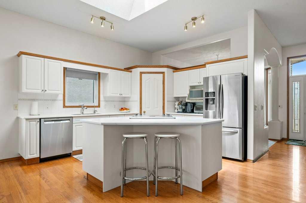 Fifth View of 125 Woodpark Close SW, Woodlands, Calgary, Alberta, T2W 6H1
