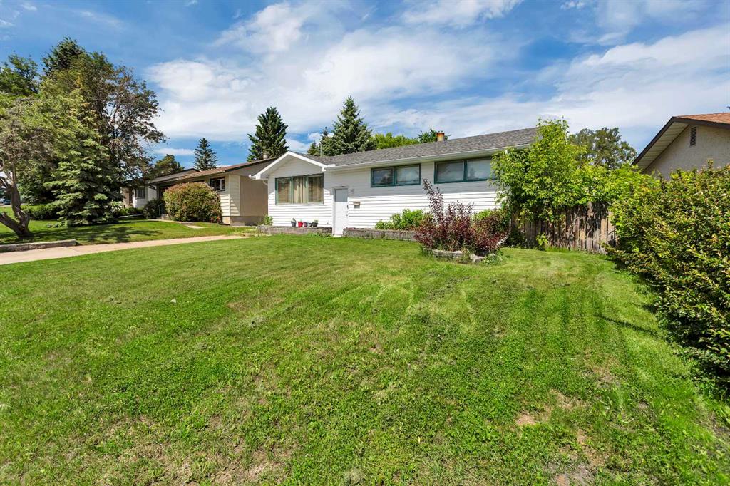 Third View of 32 Otterbury Avenue , Oriole Park, Red Deer, Alberta, T4N 5A1