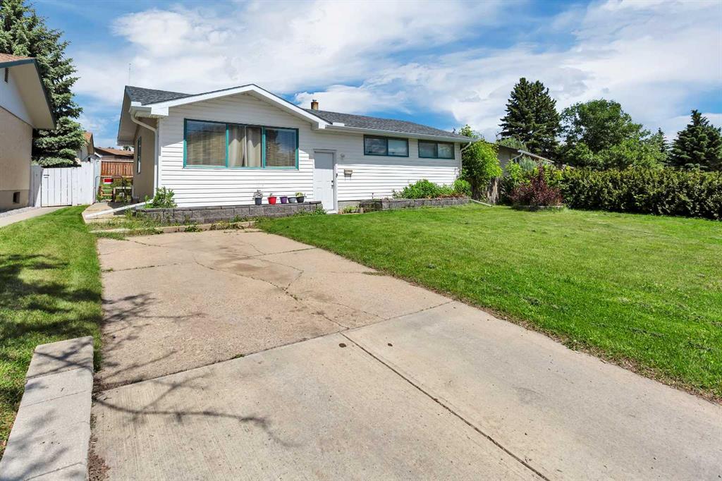 Fourth View of 32 Otterbury Avenue , Oriole Park, Red Deer, Alberta, T4N 5A1