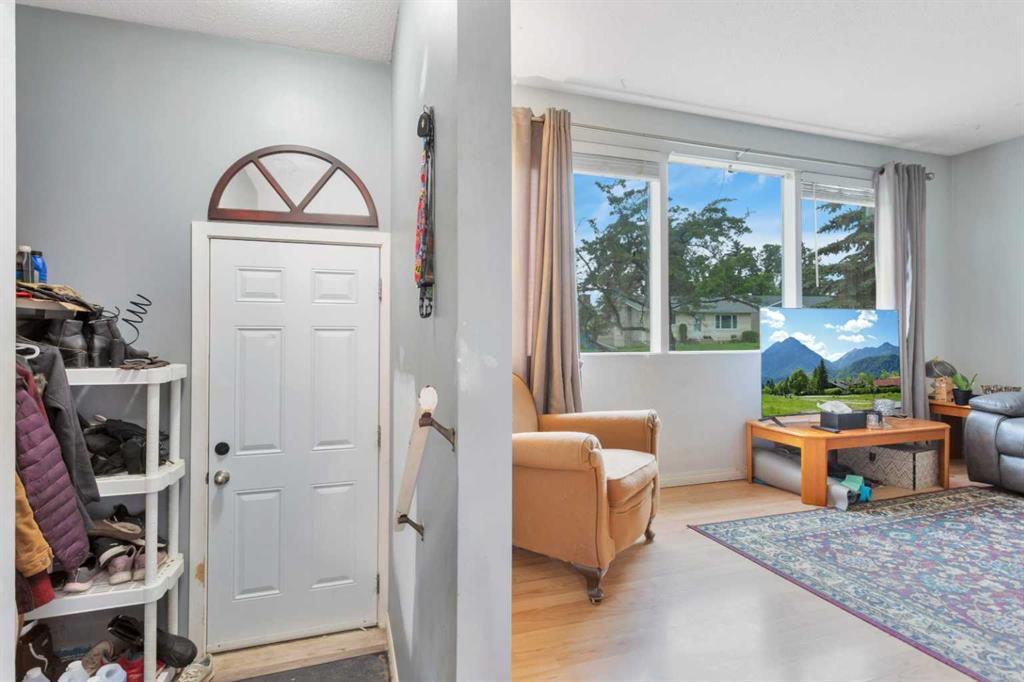 Fifth View of 32 Otterbury Avenue , Oriole Park, Red Deer, Alberta, T4N 5A1